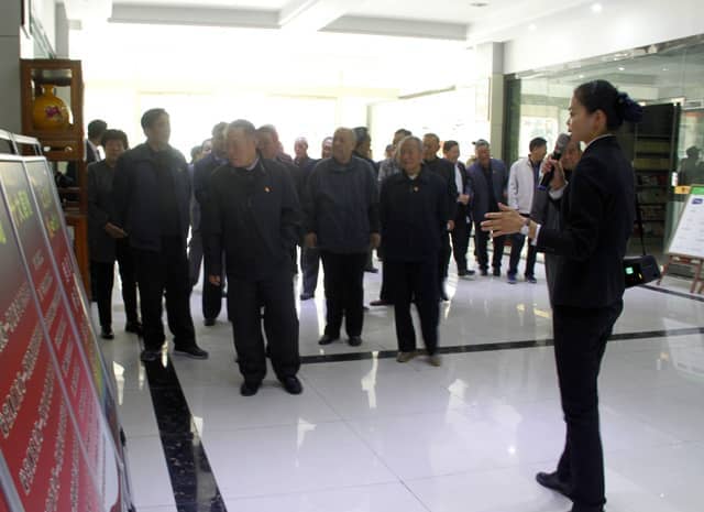 兗州區(qū)人大、政協(xié)領導蒞臨天意機械參觀考察