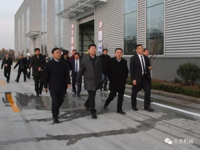 山東省住建廳黨組成員、副廳長(zhǎng)張曉海蒞臨天意機(jī)械調(diào)研指導(dǎo)