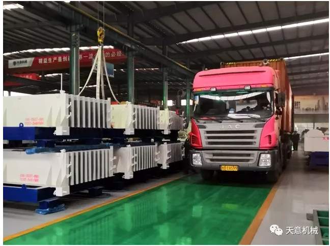 天意機(jī)械為柬埔寨客戶(hù)加工生產(chǎn)年產(chǎn)80萬(wàn)平方輕質(zhì)墻板生產(chǎn)線(xiàn)成功裝車(chē)啟運(yùn)！